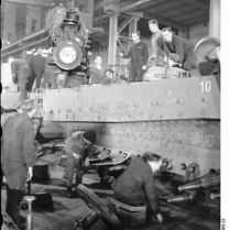 402px-Bundesarchiv_Bild_101I-635-3965-23,_Panzerfabrik_in_Deutschland